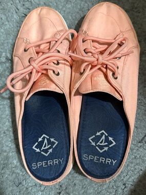 Sperry Women’s Coral Canvas Lace-Up Sneakers size 7